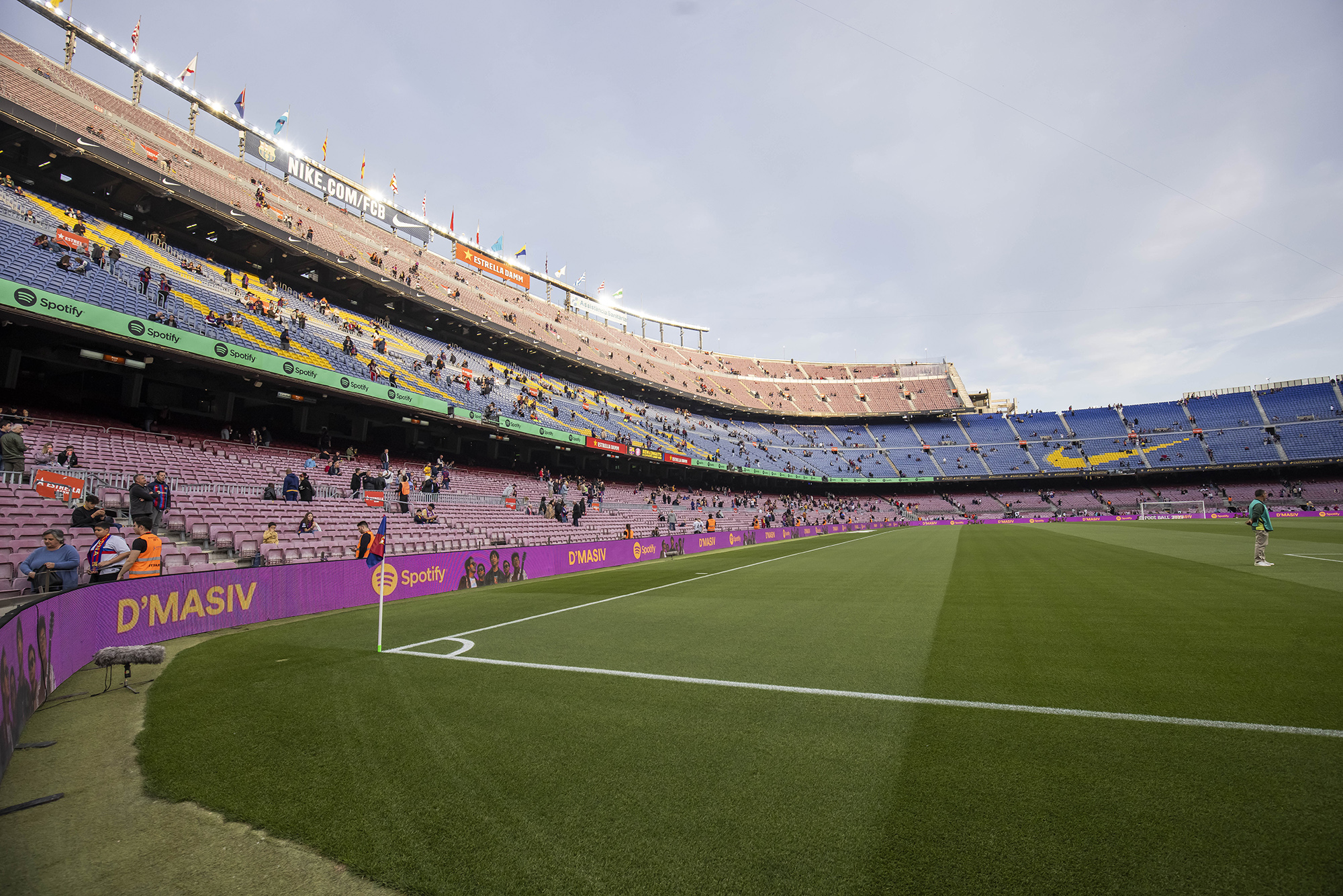 D'Masiv, Camp Nou, Barcelona